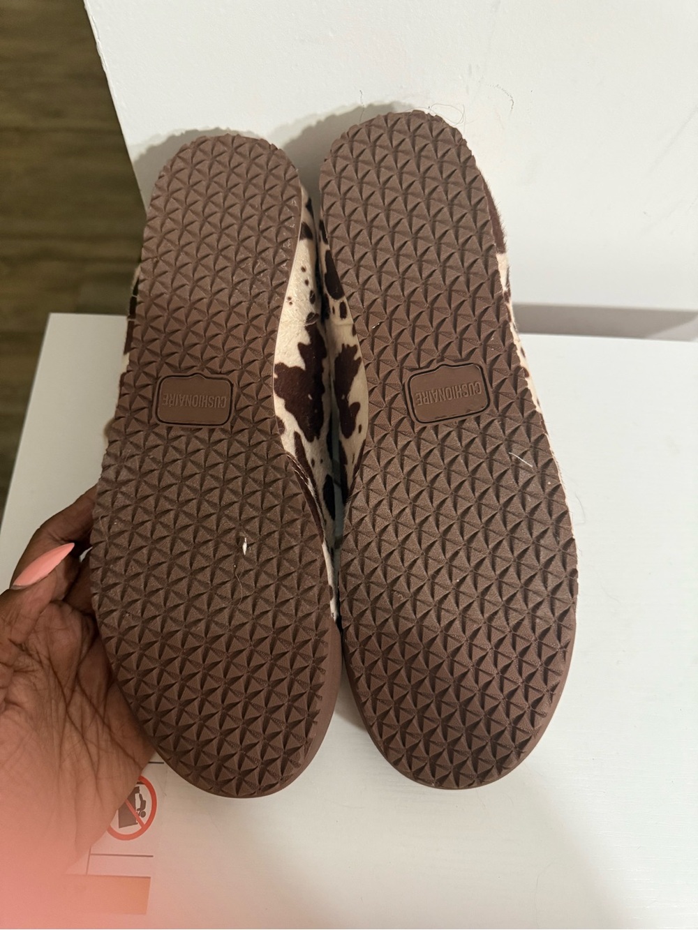 Cushionaire Women’s Cow-Print Brown & White Athletic Sneakers - Picture 4 of 4
